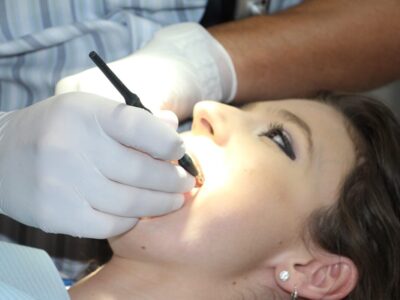Implants_dentaires_:_solution_durable_pour_des_dents_manquantes